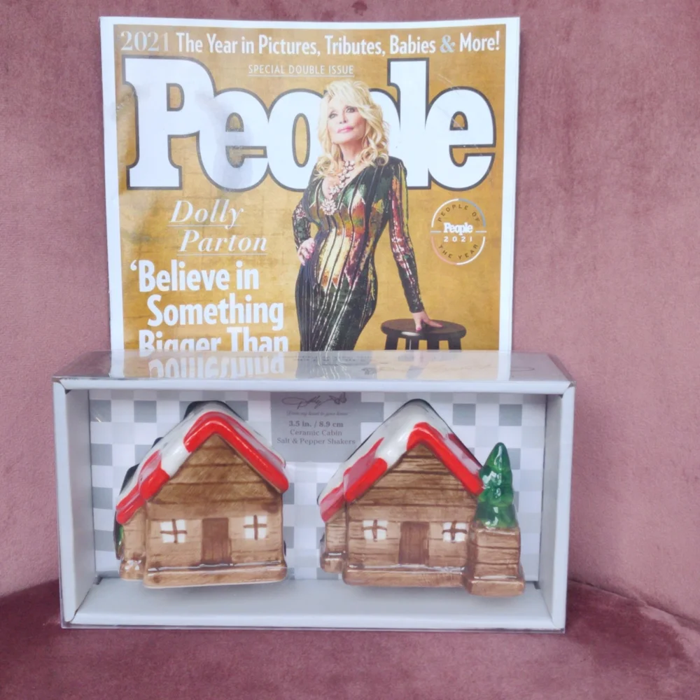 NIB Dolly Parton Ceramic Cabin Salt & Pepper Shakers and People Magazine